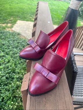Pointed Burgundy Slip-On Heels with Decorative Bow